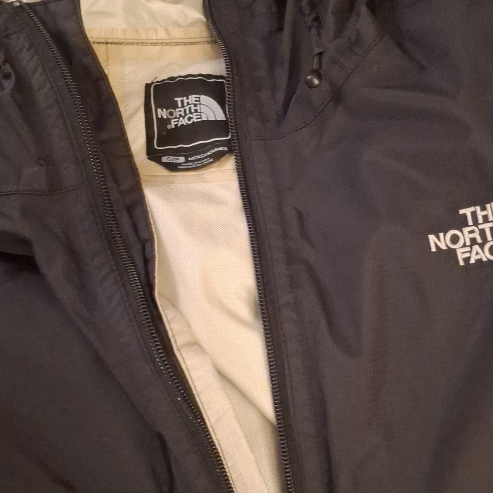 The North Face Men's Black Hooded Raincoat - Picture 7 of 7